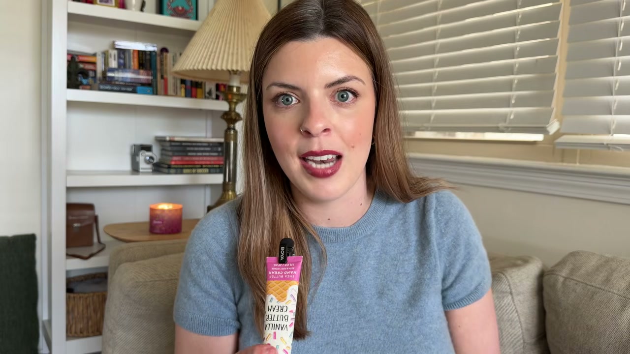 @laura.lavigne reviewing Soft Services Affogato Le Orange Buffing Bar Body Exfoliant Two-Pack at 08:32 in a YouTube Shorts video