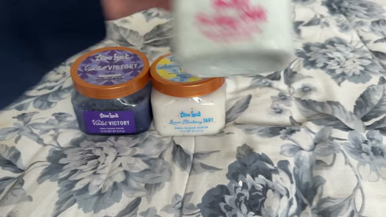 @laura.lavigne reviewing Tree Hut Birthday Cake Scrub at 00:58 in a YouTube Shorts video