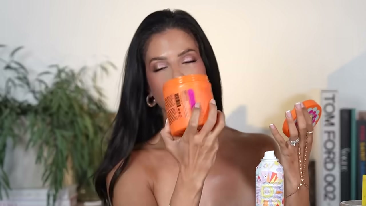 @laura88lee reviewing amika Soul Food Hair Mask at 24:29 in a YouTube Shorts video