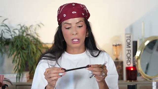@laura88lee reviewing e.l.f. Cosmetics Cream Glide Lip Liner at 18:25 in a YouTube Shorts video