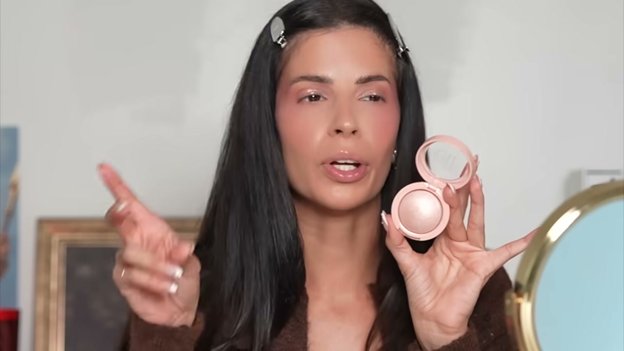 Halo Glow Silky Powder Highlighter