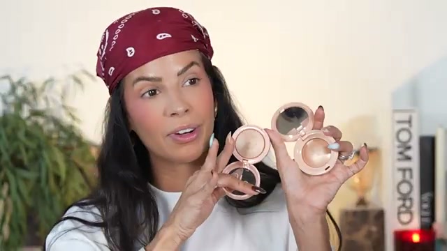 @laura88lee reviewing e.l.f. Cosmetics Silky Powder Highlighter at 13:36 in a YouTube Shorts video