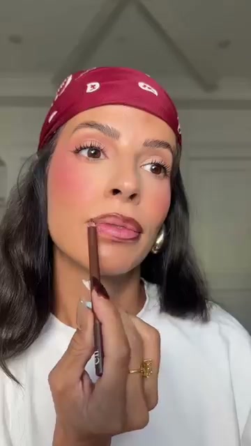 @laura88lee reviewing Essence This Is Nude Lipstick at 00:46 in a YouTube Shorts video