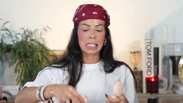 @laura88lee reviewing Too Faced Better Than Sex Mascara at 13:48 in a YouTube Shorts video