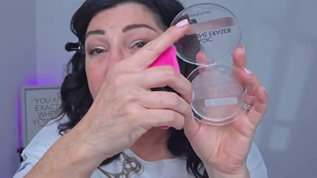 @laurafagelman reviewing Catrice Magic Shine Eraser at 19:18 in a YouTube Shorts video