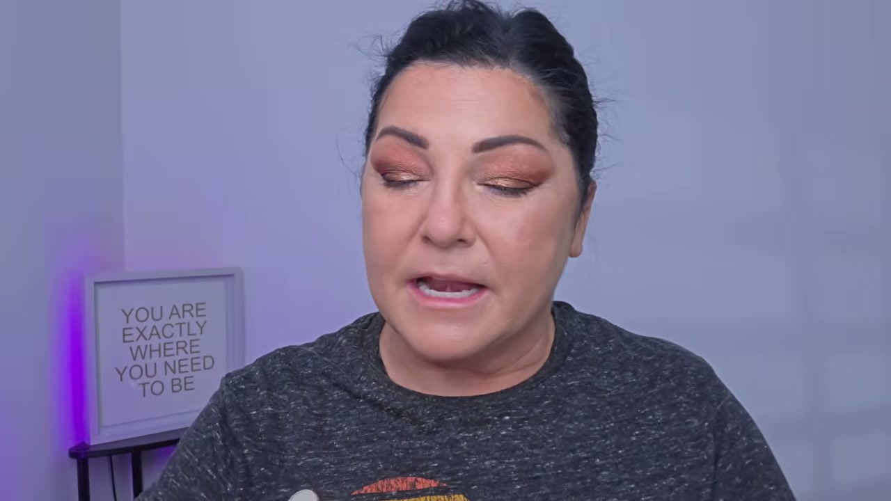 @laurafagelman reviewing d'Alba Aromatic Spray Serum at 29:41 in a YouTube Shorts video