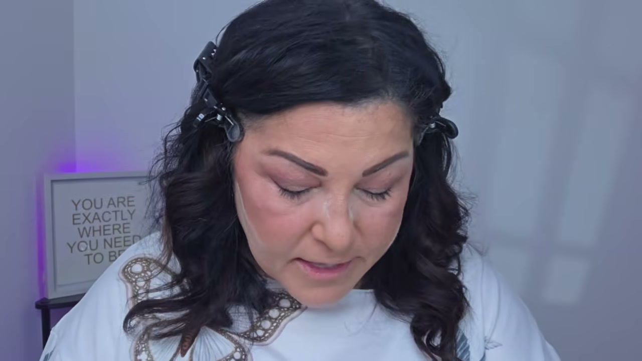 @laurafagelman reviewing e.l.f. Cosmetics Set It Bright Correcting and Brightening Setting Powder at 35:52 in a YouTube Shorts video