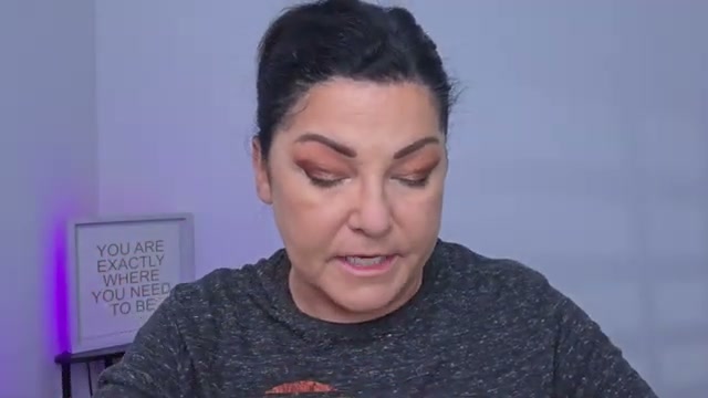 @laurafagelman reviewing e.l.f. Cosmetics Set It Bright Correcting & Brightening Setting Powder at 28:53 in a YouTube Shorts video