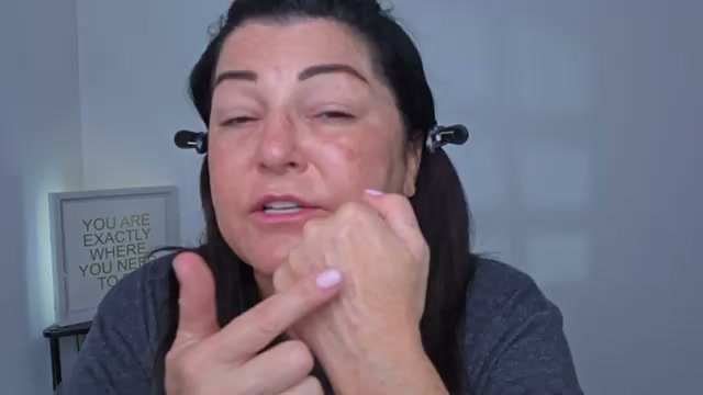 @laurafagelman reviewing e.l.f. Cosmetics Suntouchable Whoa Glow SPF 30 Sunscreen at 05:36 in a YouTube Shorts video