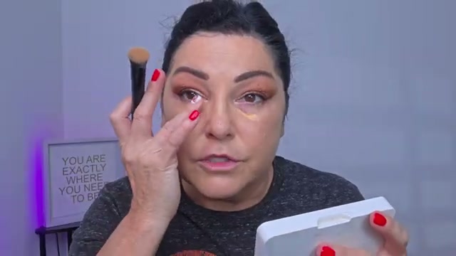 @laurafagelman reviewing L.A. Girl HD Pro.conceal Concealer at 21:43 in a YouTube Shorts video