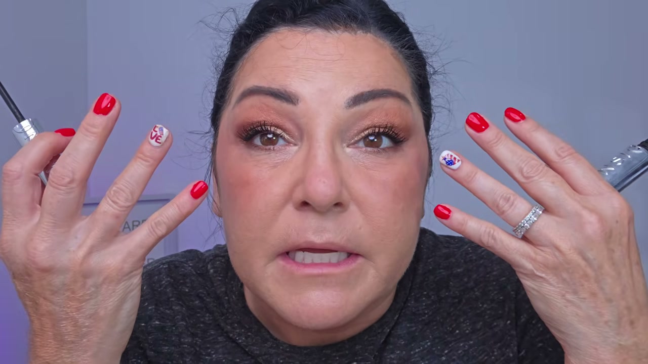 @laurafagelman reviewing L'Oreal Paris Extensionist Waterproof Mascara at 34:40 in a YouTube Shorts video