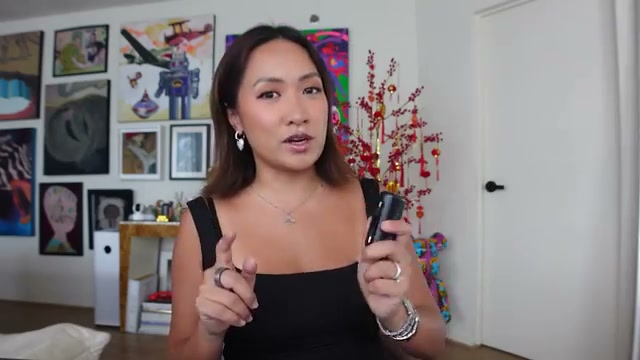 @laureenuy reviewing Promate 20W Power Delivery Charger at 15:33 in a YouTube Shorts video