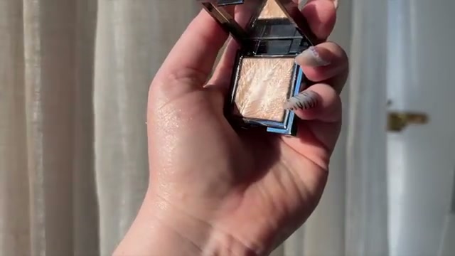 @laurenmaebeauty reviewing Chantecaille Luminescent Eye Shades at 11:45 in a YouTube Shorts video