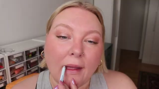 Hotliner Hyaluronic Acid Contouring Lip Liner