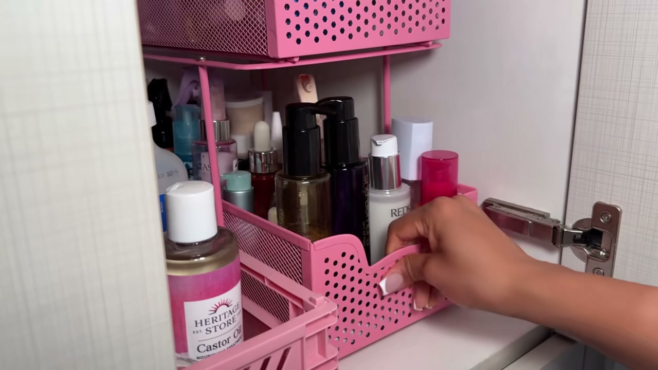 @lavish_krish reviewing Tangle Teezer The Wet Detangling Hair Brush at 04:16.160000000000025 in a YouTube Shorts video