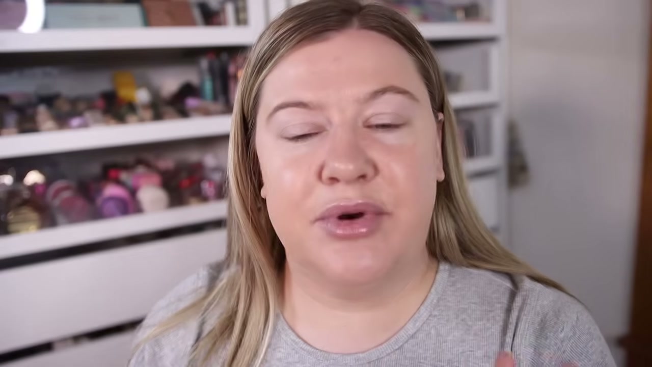 @leahjanae reviewing Vitamasques Pistachio Gelato Lip Balm at 05:19 in a YouTube Shorts video