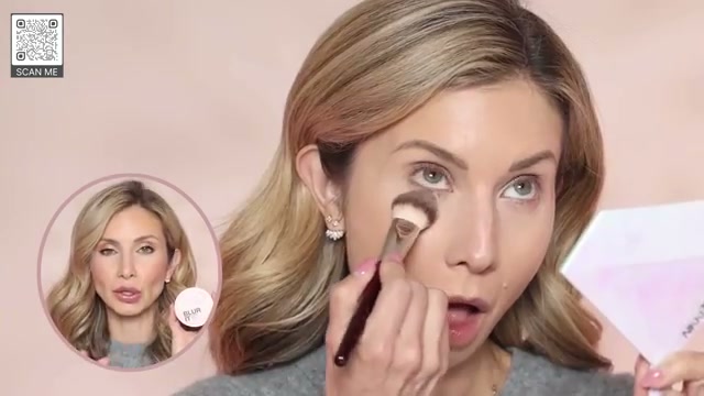 @lisajmakeup reviewing SEPHORA COLLECTION Loose Blur It Powder at 02:44 in a YouTube Shorts video