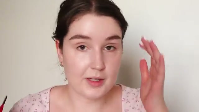 lucylivinyt mentioning espoir Espoir the Brow Balance Pencil at 12:35 in their YouTube video