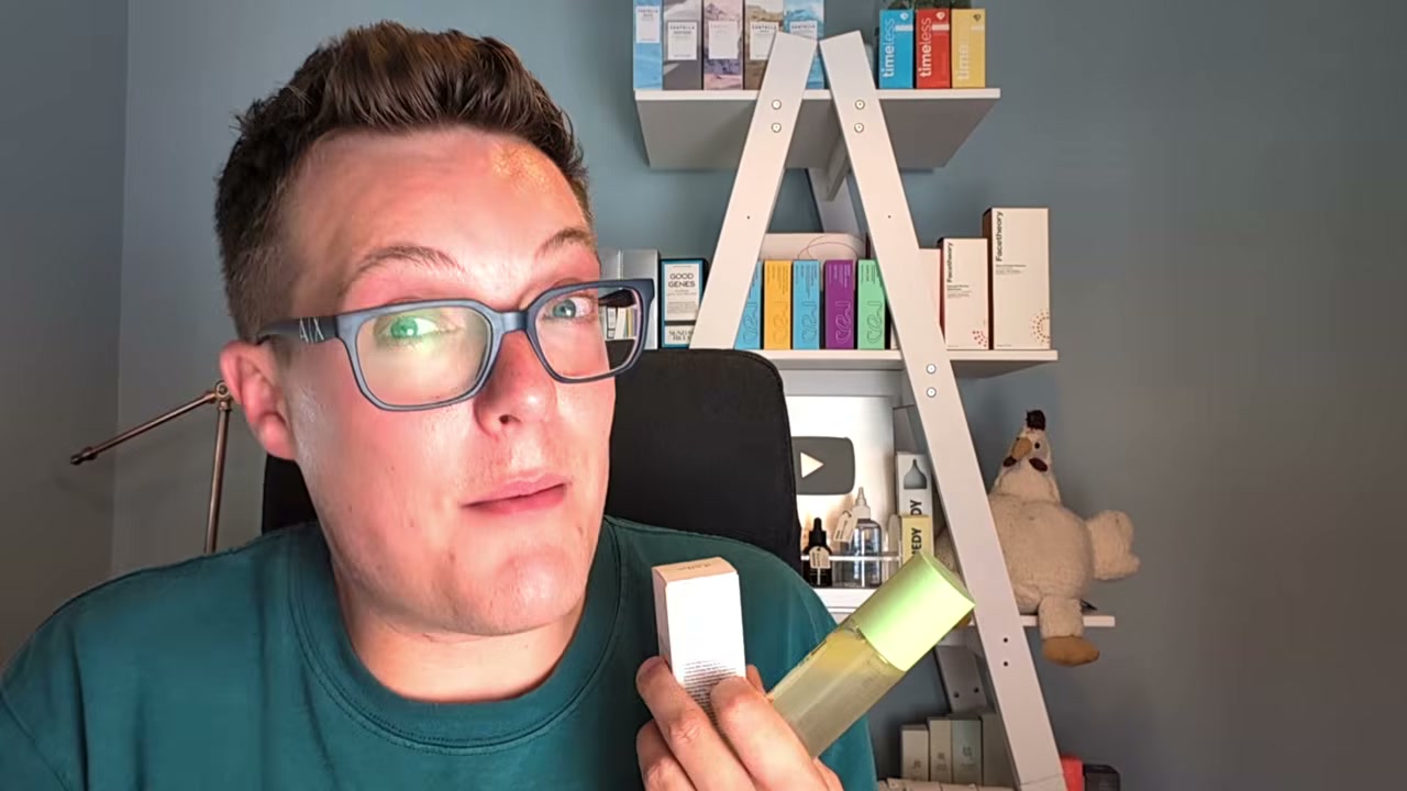 @madaboutskin reviewing Pixi Glow Mist at 14:18 in a YouTube Shorts video