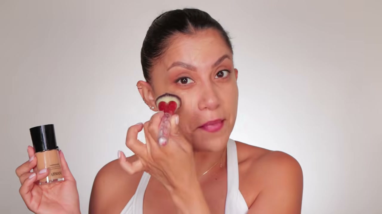 Luminous Silk Natural Glow Blurring Liquid Foundation with 24 Hour Wear