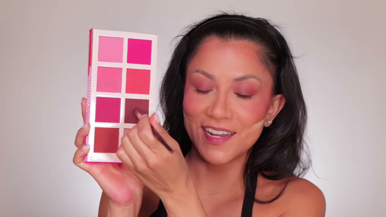 @magdalinejanet reviewing BK Beauty Brush 204 at 13:31 in a YouTube Shorts video