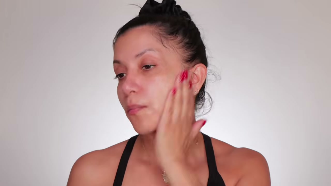 @magdalinejanet reviewing Dezi Skin Eye Cream at 01:39 in a YouTube Shorts video