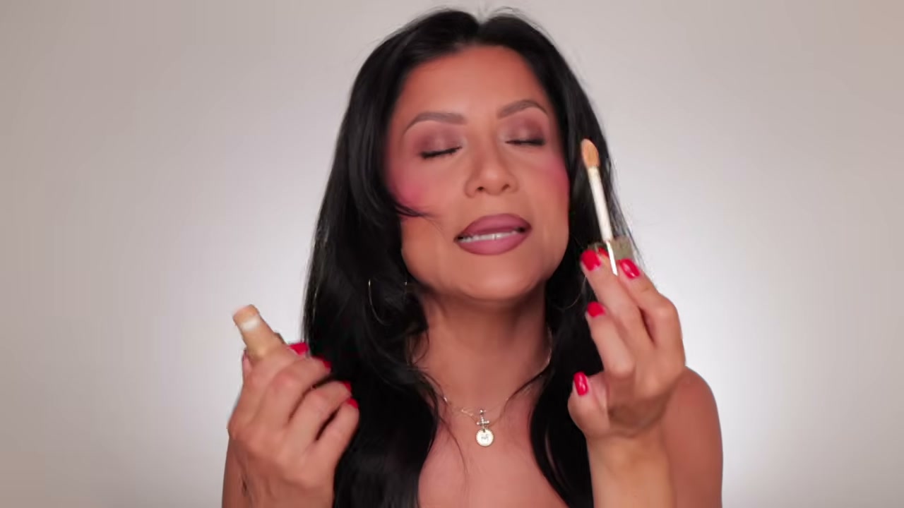 Futurist Soft Touch Brightening Skincealer Concealer