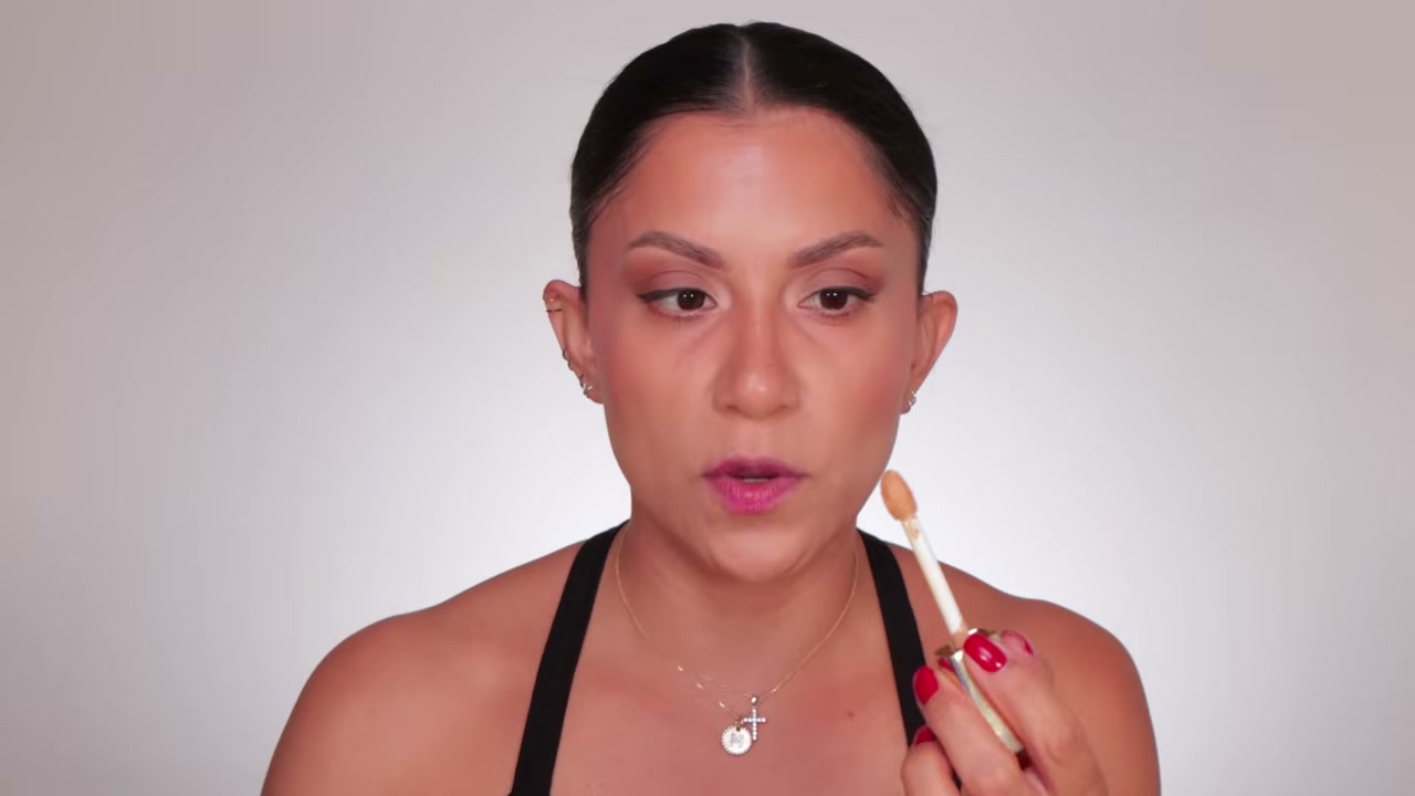 Futurist Soft Touch Brightening Skincealer Concealer