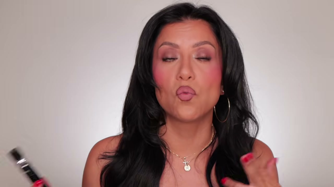 @magdalinejanet reviewing MAC Cosmetics Stack Mascara at 10:07 in a YouTube Shorts video