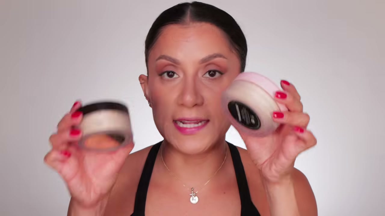 @magdalinejanet reviewing Morphe X Ariel Brush at 11:03 in a YouTube Shorts video