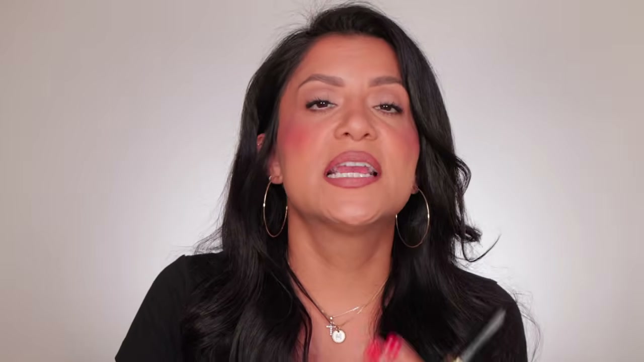 @magdalinejanet reviewing Yves Saint Laurent Lash Clash Mascara at 16:12 in a YouTube Shorts video