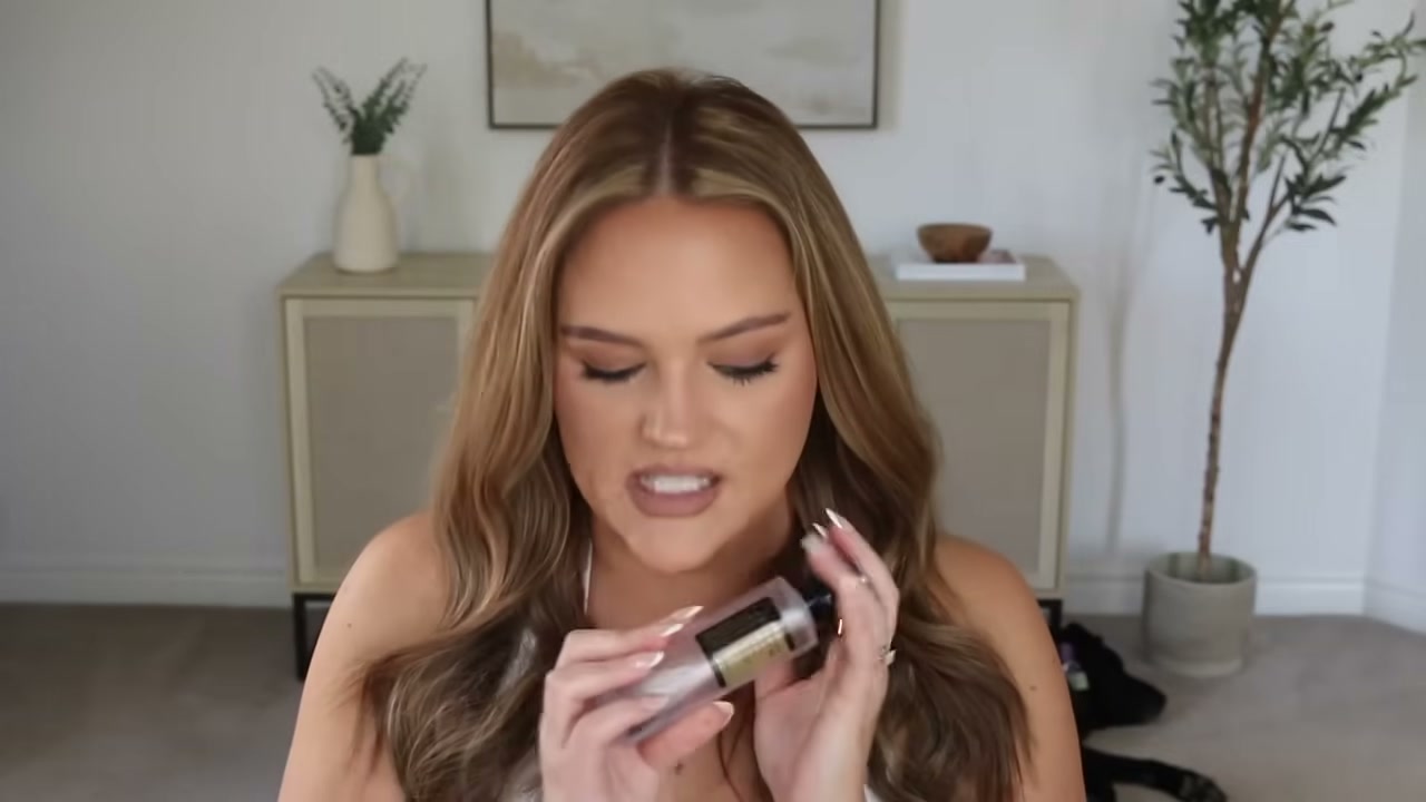 @makeupbycheryl reviewing COSRX Snail Mucin at 09:38 in a YouTube Shorts video