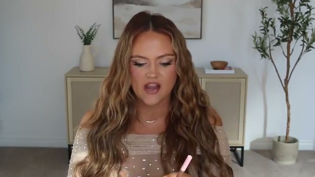Outlast Lipstain