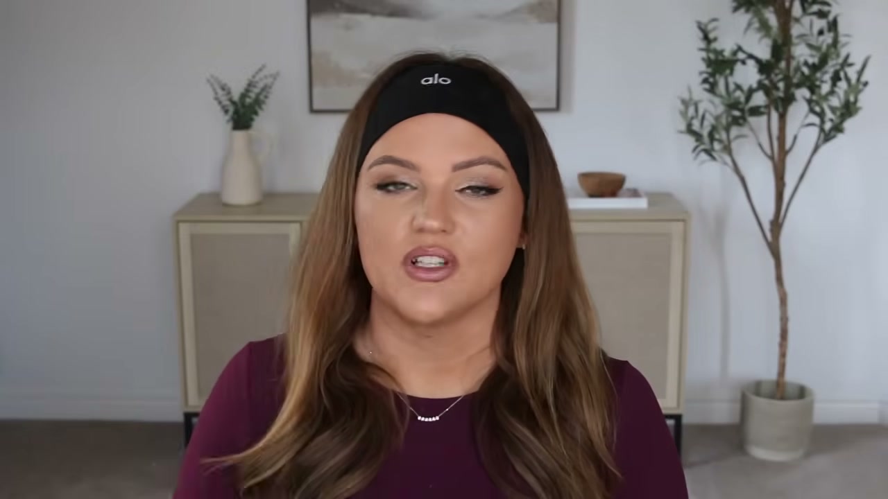 @makeupbycheryl reviewing Grace & Stella Under Eye Patches at 20:02 in a YouTube Shorts video