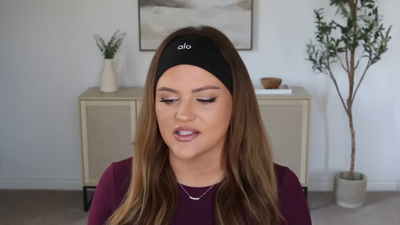 @makeupbycheryl reviewing Huda Beauty Lip Contour Lip Stain at 06:43 in a YouTube Shorts video