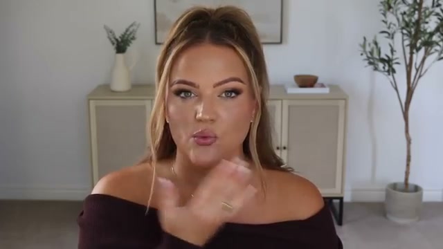 @makeupbycheryl reviewing Huda Beauty Lip Liner at 27:14 in a YouTube Shorts video