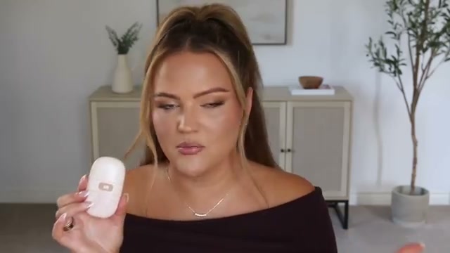 Skin Tint Blurring Elixir Foundation