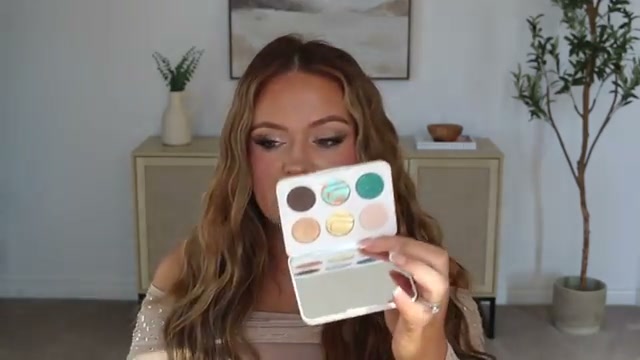 ChromaPlus 12-Pan Eyeshadow Palette