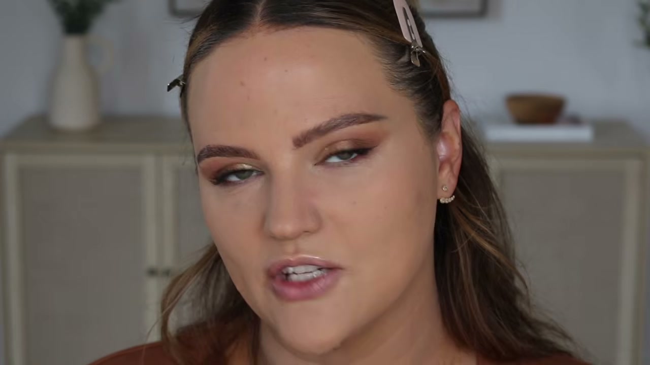 @makeupbycheryl reviewing Romand Better Than Cheek at 15:56 in a YouTube Shorts video