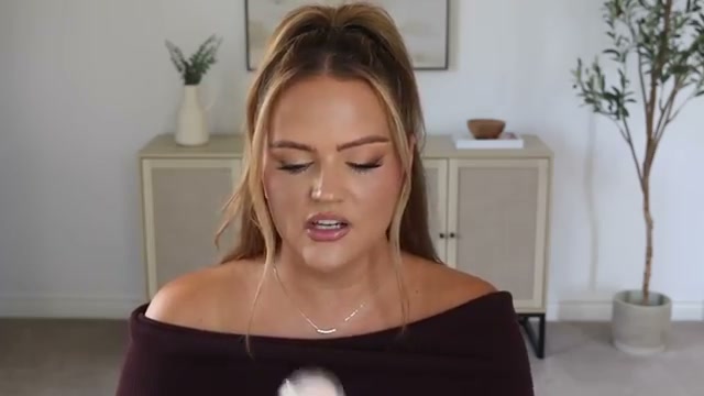 @makeupbycheryl reviewing Sephora Collection Luminizer at 19:10 in a YouTube Shorts video