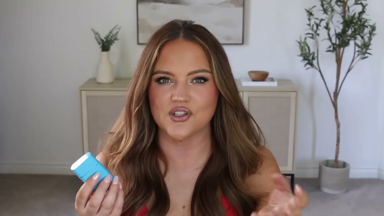 @makeupbycheryl reviewing Westman Atelier Bronzing Drops at 09:20 in a YouTube Shorts video