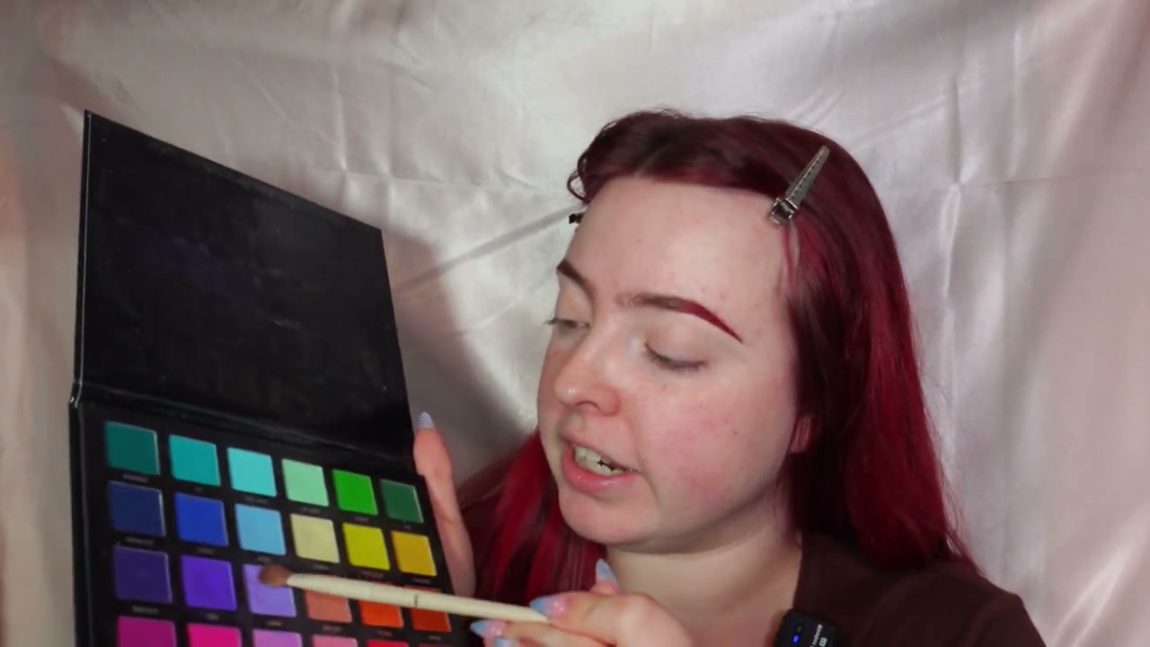 @makeupbymia_c reviewing Blend Bunny Cosmetics Blends Palette at 04:14 in a YouTube Shorts video