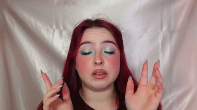 @makeupbymia_c reviewing Giardini Di Toscana Bianco Latte Parfum at 40:38 in a YouTube Shorts video