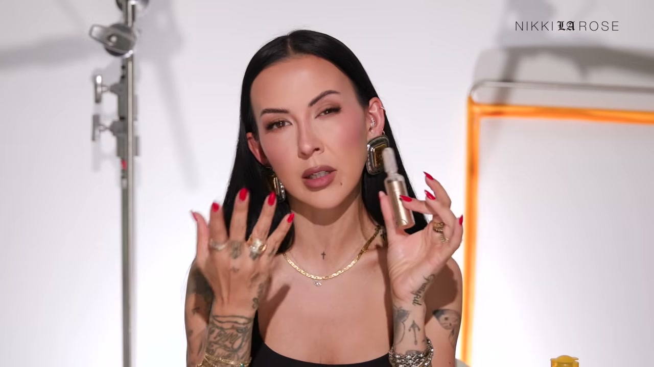 @makeupbynikkilarose reviewing Dr. Dennis Gross Skincare Plump & Repair Treatment at 11:35 in a YouTube Shorts video