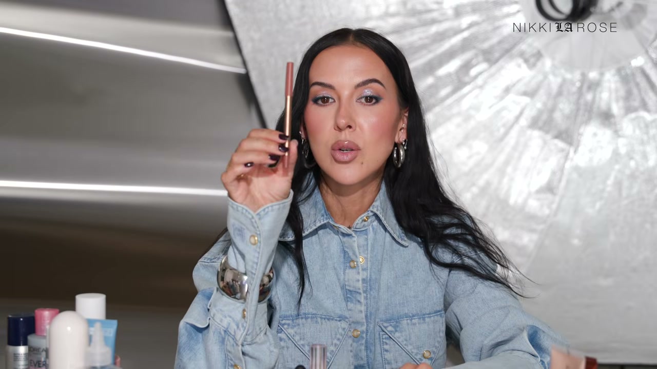 @makeupbynikkilarose reviewing KIKO MILANO Lip Liner at 11:04 in a YouTube Shorts video