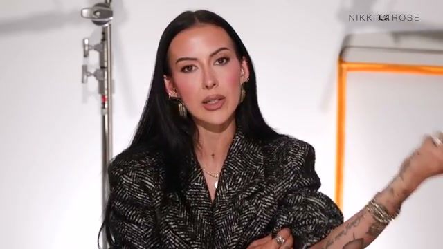 @makeupbynikkilarose reviewing Lancôme Lash Idôle Lengthening and Volumizing Mascara at 11:11 in a YouTube Shorts video
