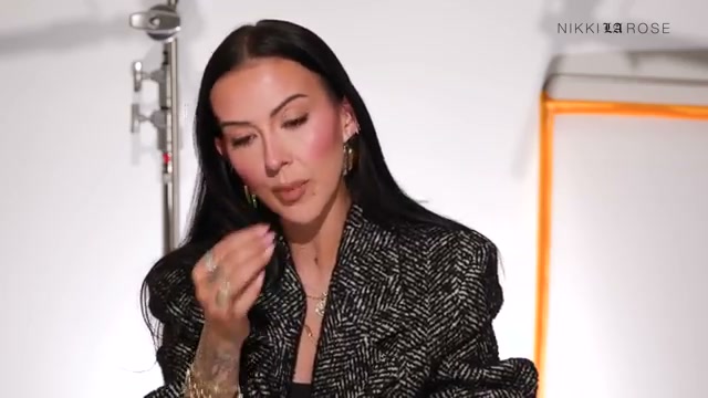 Glowy Super Gel Lightweight Dewy Multipurpose Illuminator