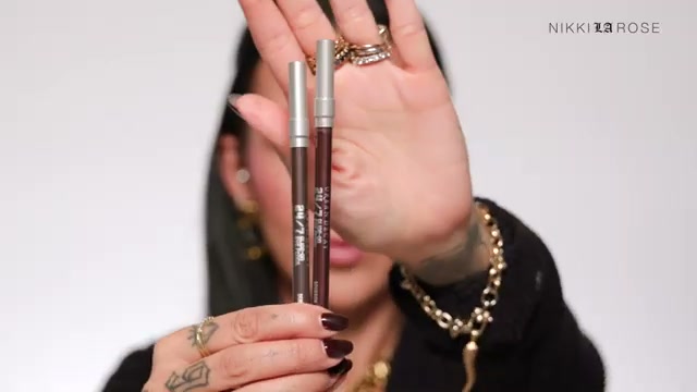 @makeupbynikkilarose reviewing Urban Decay 24/7 Glide-on Gel Pencil at 16:33 in a YouTube Shorts video