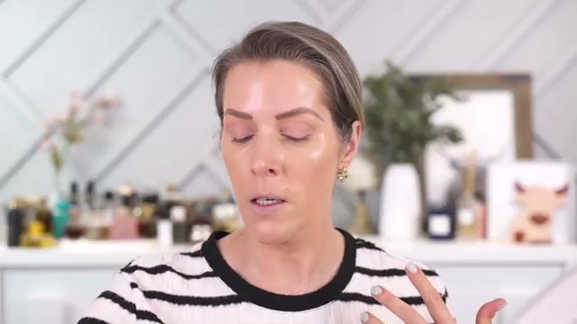 @mandydavismua reviewing CHANEL Les Beiges Serum Concealer at 05:34 in a YouTube Shorts video