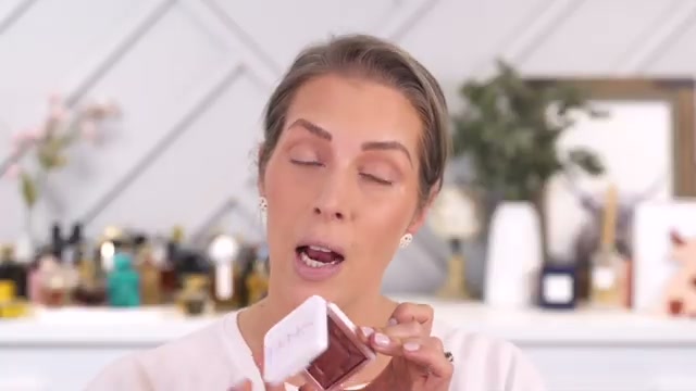 @mandydavismua reviewing RMS Beauty ReDimension Hydra Powder Blush at 08:55 in a YouTube Shorts video